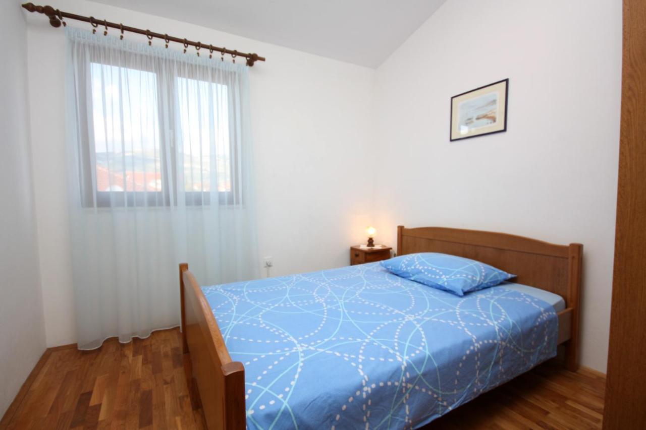 Apartments With A Parking Space Kastel Stafilic, Kastela - 5219 Екстериор снимка