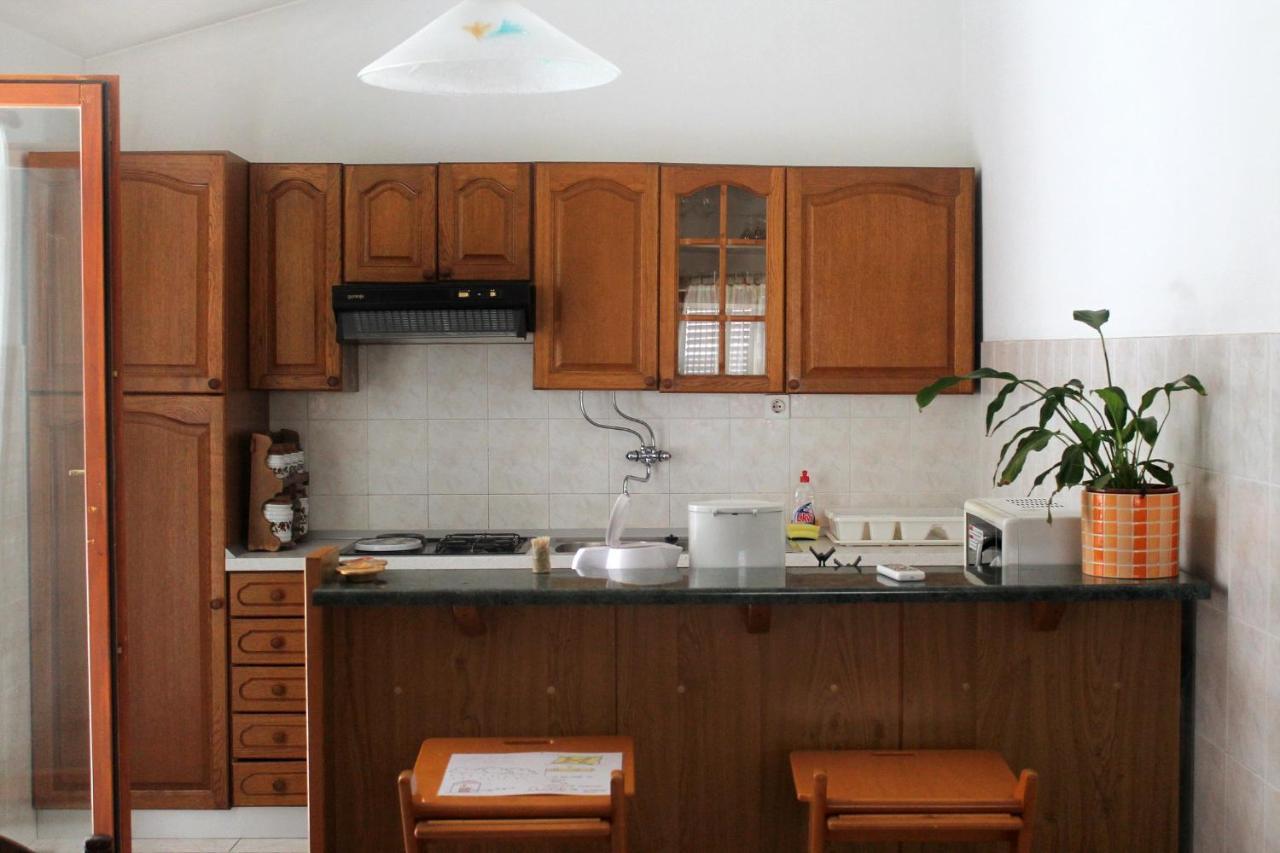 Apartments With A Parking Space Kastel Stafilic, Kastela - 5219 Екстериор снимка