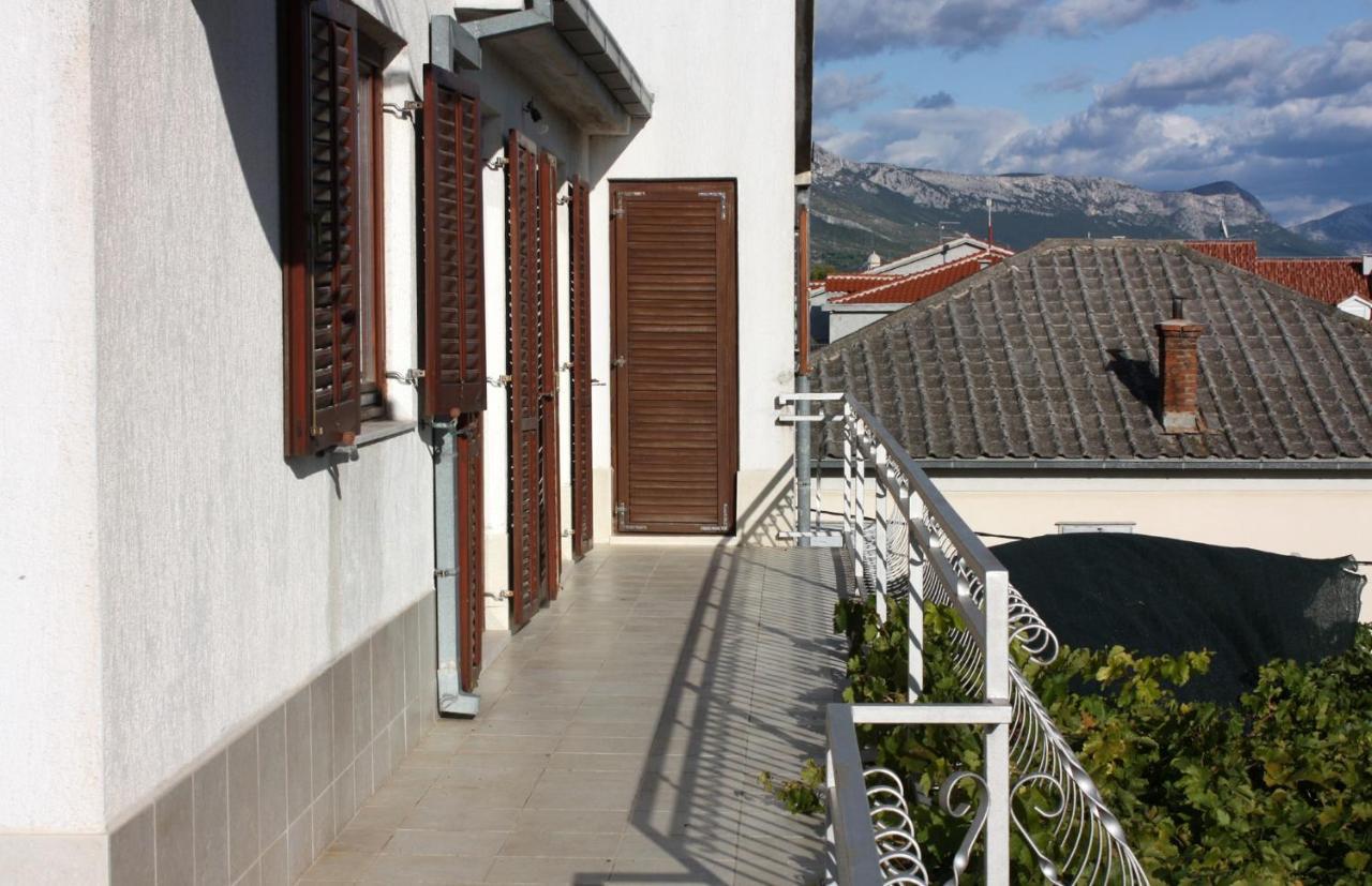 Apartments With A Parking Space Kastel Stafilic, Kastela - 5219 Екстериор снимка