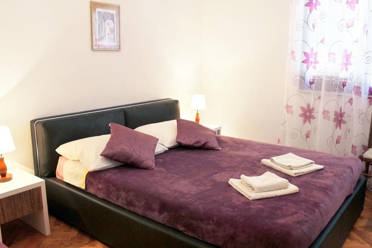 Apartments With A Parking Space Kastel Stafilic, Kastela - 5219 Екстериор снимка