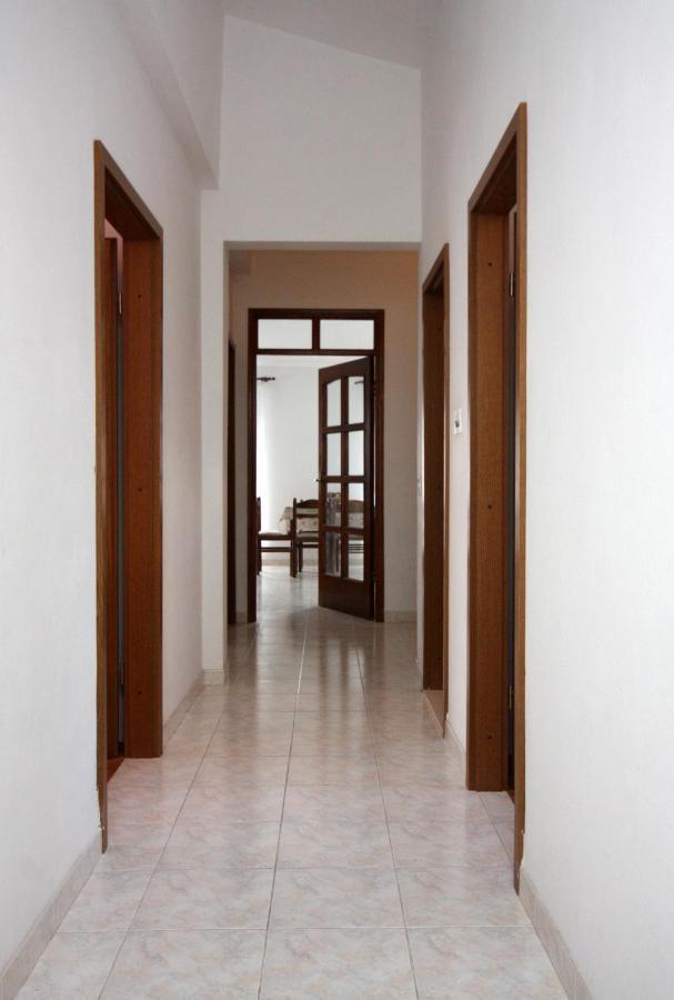 Apartments With A Parking Space Kastel Stafilic, Kastela - 5219 Екстериор снимка
