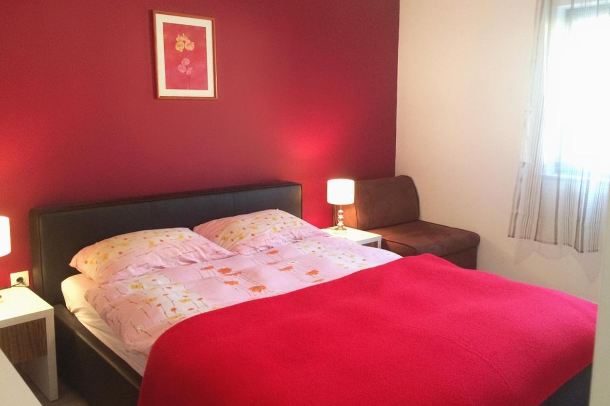 Apartments With A Parking Space Kastel Stafilic, Kastela - 5219 Екстериор снимка