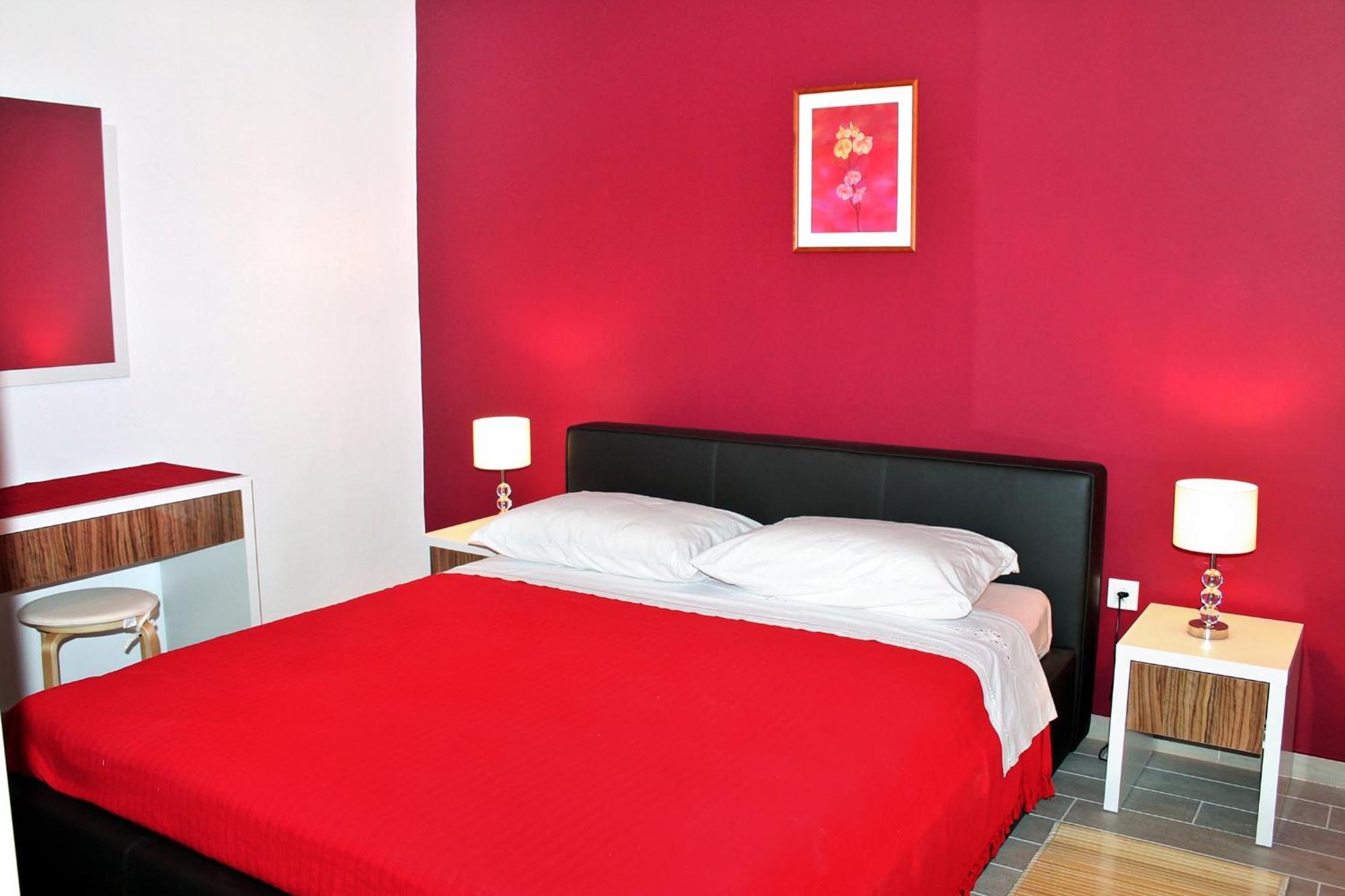 Apartments With A Parking Space Kastel Stafilic, Kastela - 5219 Стая снимка