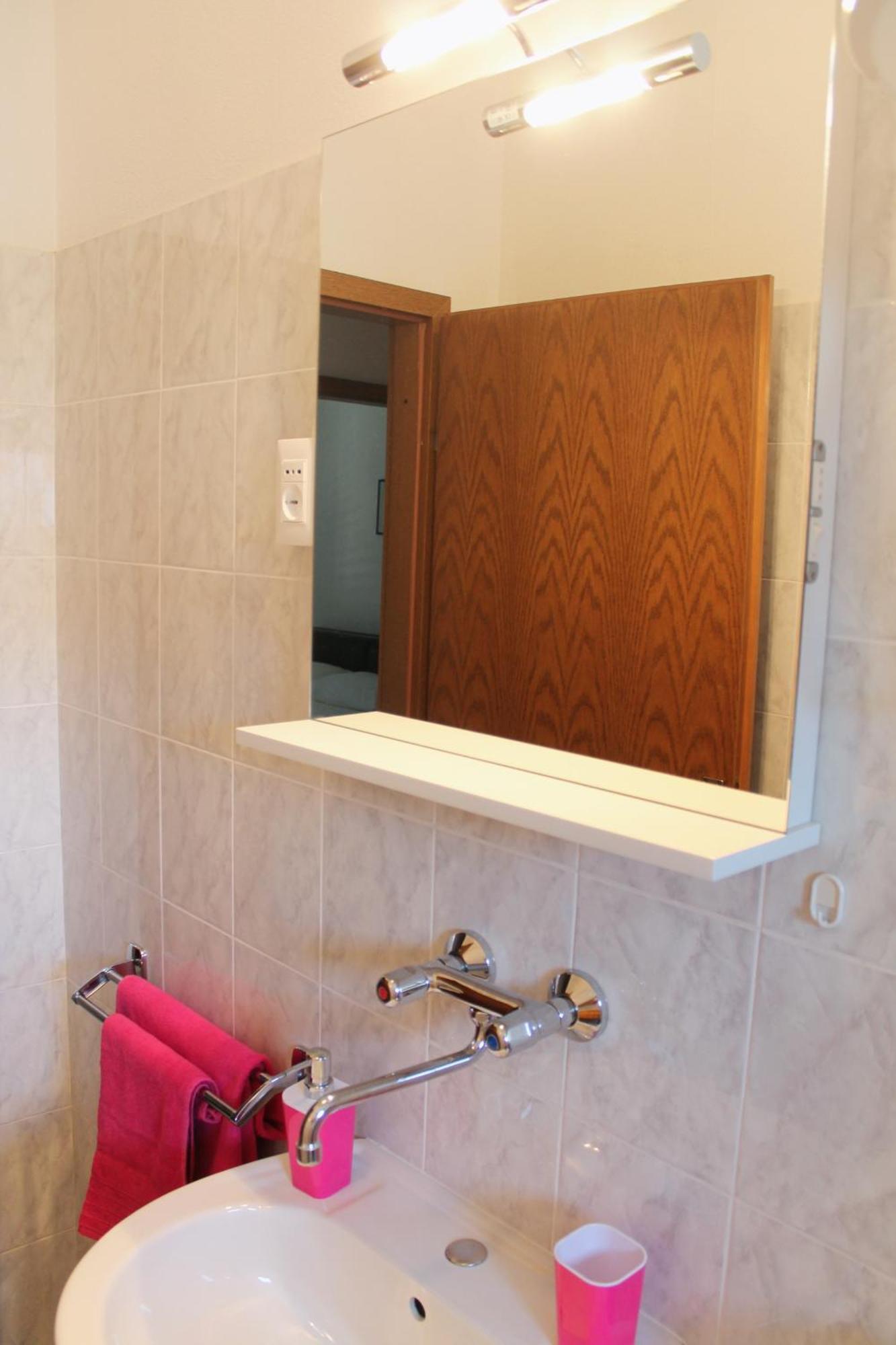 Apartments With A Parking Space Kastel Stafilic, Kastela - 5219 Стая снимка