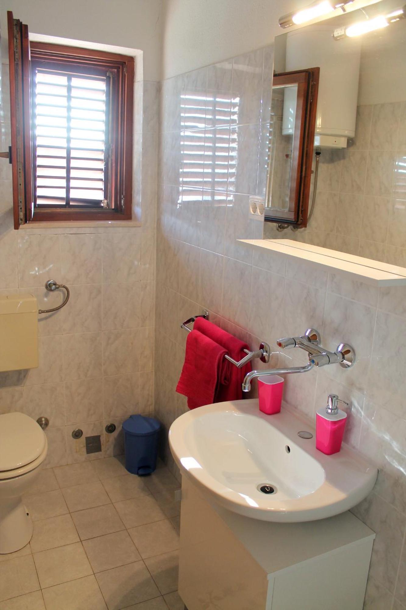 Apartments With A Parking Space Kastel Stafilic, Kastela - 5219 Стая снимка